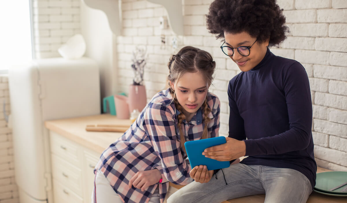 Kids using social media together